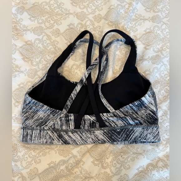 Women’s Lululemon Soul Cycle training bra size 4 - Picture 2 of 5